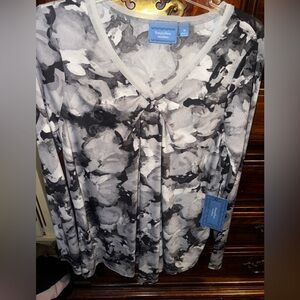 Simply Vera Wang Monochrome Floral Long Sleeve Top